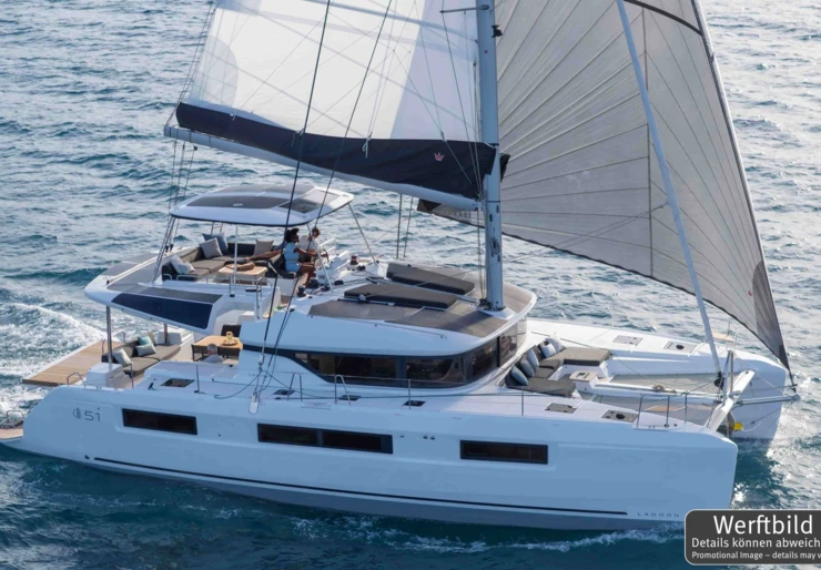 Lagoon 51 Can Pastilla - Club Maritimo San Antonio De La Playa | Selanja