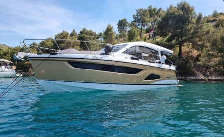 Sealine C390