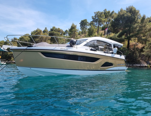 Sealine C390