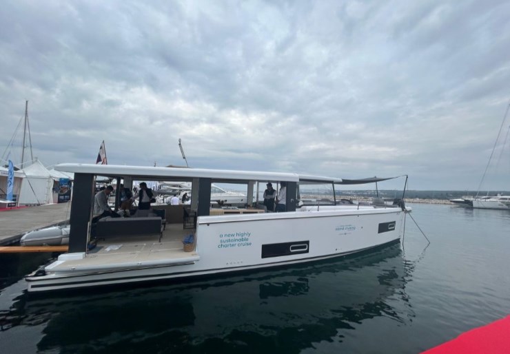 Island Cruising Boat Hodges Creek Marina | SEALODGE II