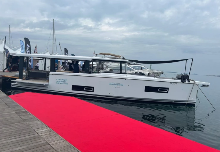 Island Cruising Boat Hodges Creek Marina | SEALODGE II