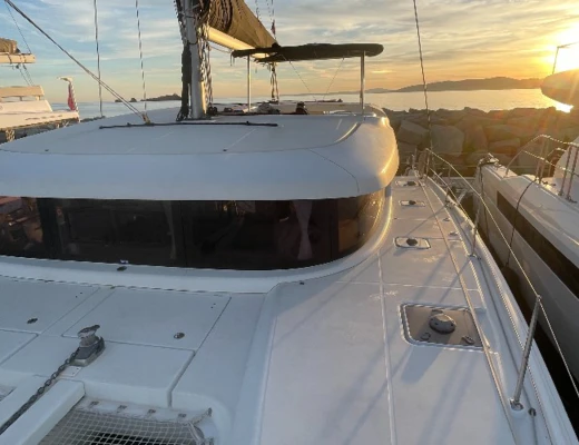 Lagoon 42