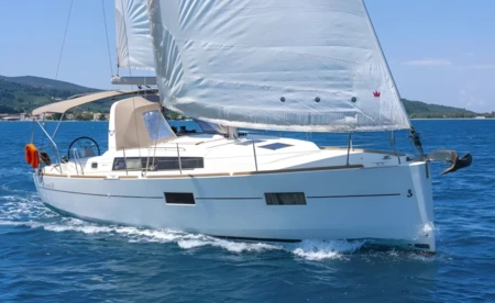 Oceanis 38