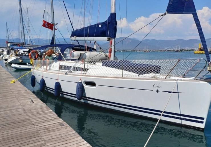 Sun Odyssey 36i Fethiye harbour | Che