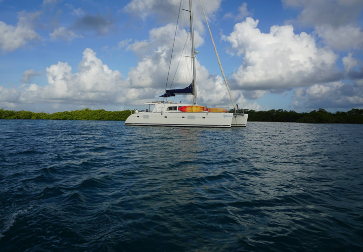 Lagoon 500 Belize | Sand Star