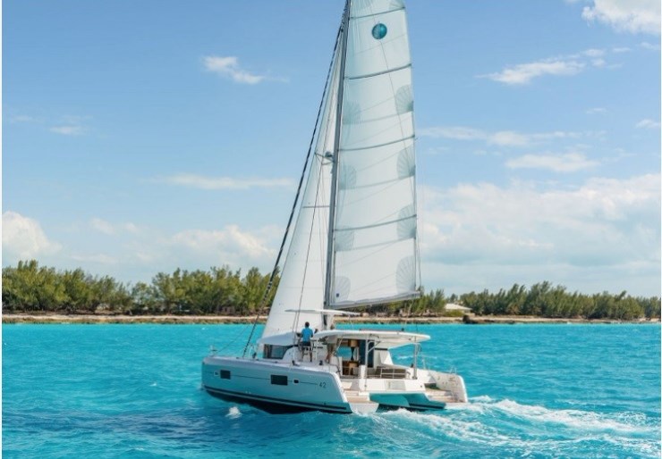 Lagoon 42 Pozzuoli | MIRRA