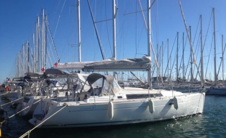 Oceanis 37