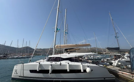 Fountaine Pajot 44