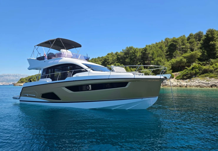 Sealine F430 Marina Kastela | Tireless Too