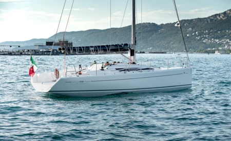 Italia Yachts 9.98