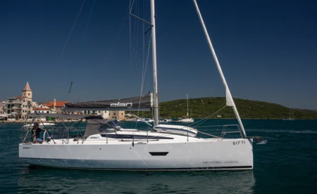 Elan E4