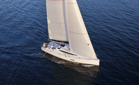 Elan E4