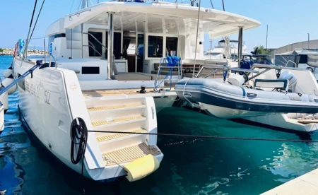 Lagoon 52