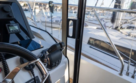 Sealine C390