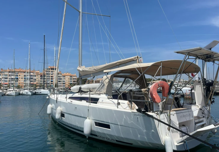 Dufour 390 GL Hyeres harbour | M AMOUR