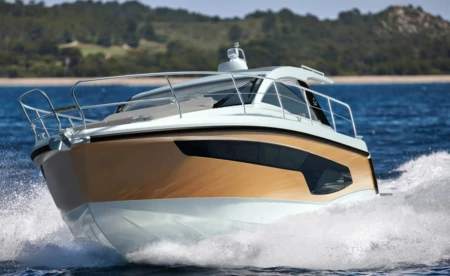 Sealine C335