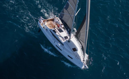 Sun Odyssey 350