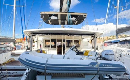 Lagoon 52