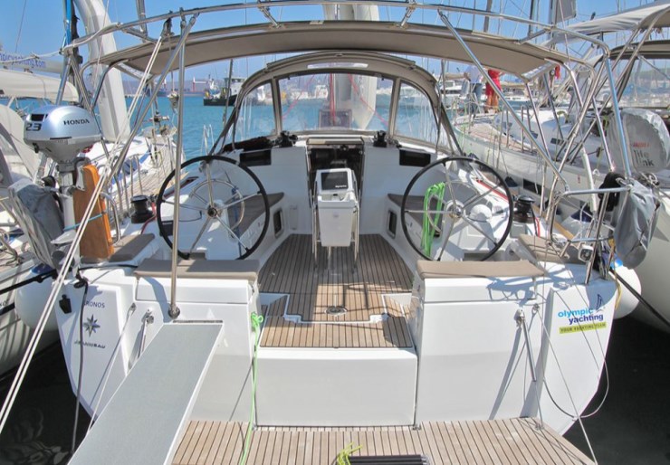 Sun Odyssey 449 Lavrion - main port | Kronos
