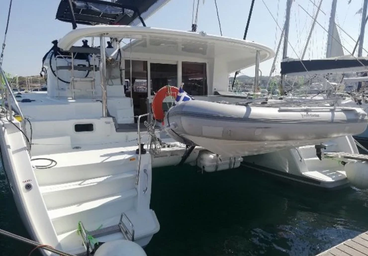 Lagoon 400 S2 Lavrion - main port | Tulip
