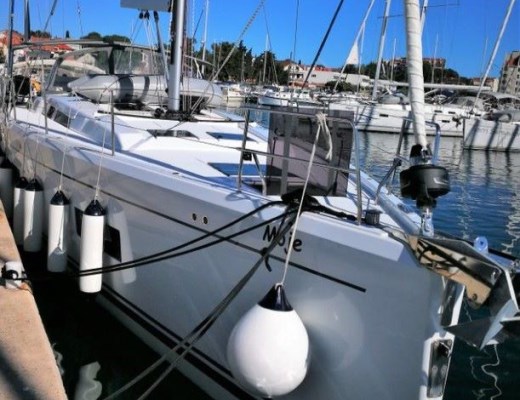 Hanse 548