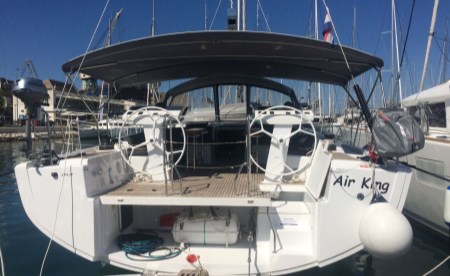 Hanse 548