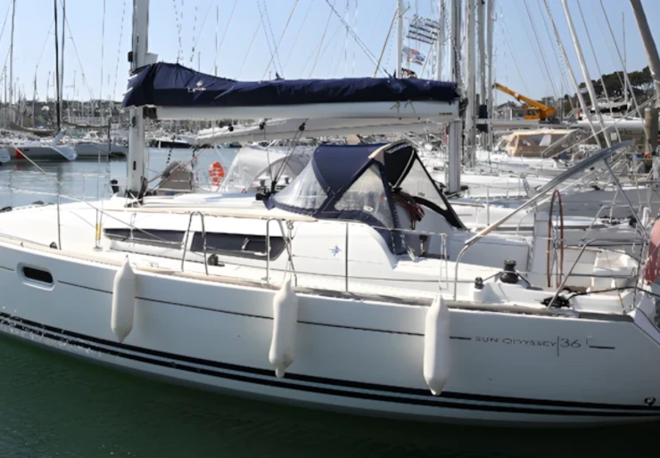 Sun Odyssey 36i La Trinité-sur-Mer | ARVAYA