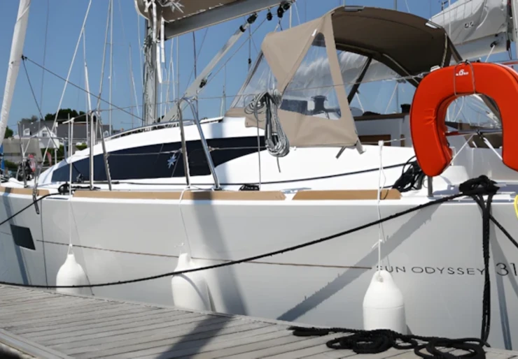 Sun Odyssey 319 La Trinité-sur-Mer | Blue Bonnet