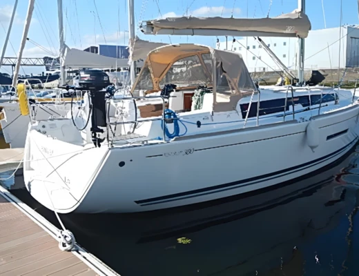 Dufour 380
