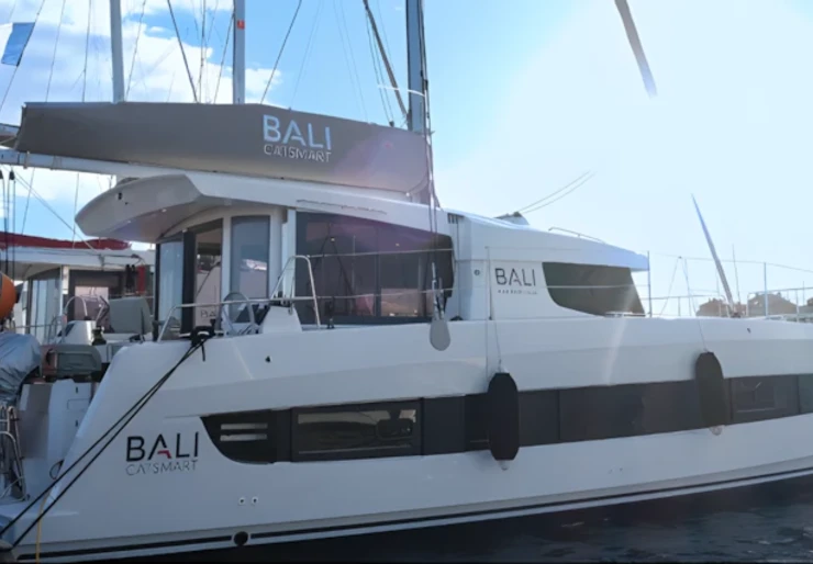 Bali Catsmart Hyeres harbour | L ASCLEPIOS