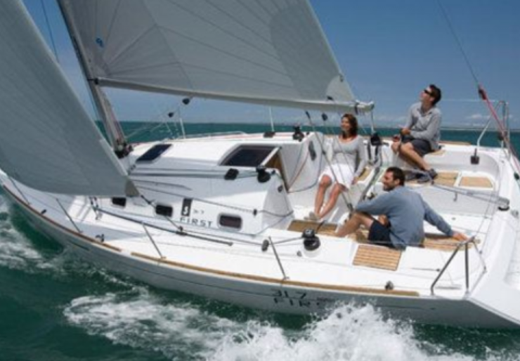 First 31.7 Le Crouesty | KEYO