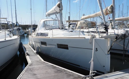 Oceanis 35