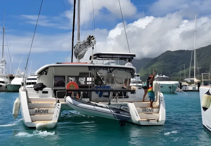 Lagoon 450 S Puerto de Mahe | AROME