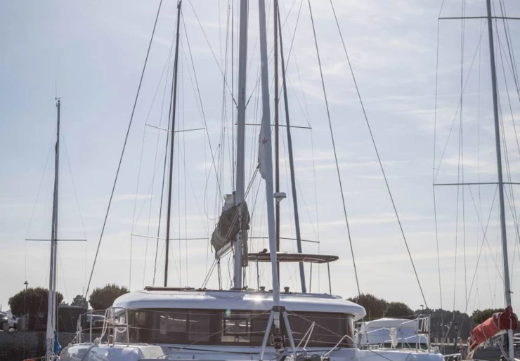 Lagoon 42 Hafen von Mahe | Zourite
