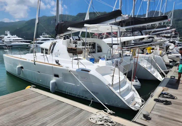 Lagoon 380 Puerto de Mahe | Aride