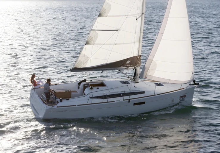 Sun Odyssey 349 Hyeres harbour | TAHINO - 2 cabines