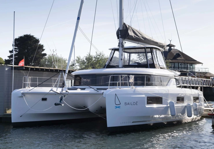 Lagoon 46 Marina Bas-du-Fort | BULA