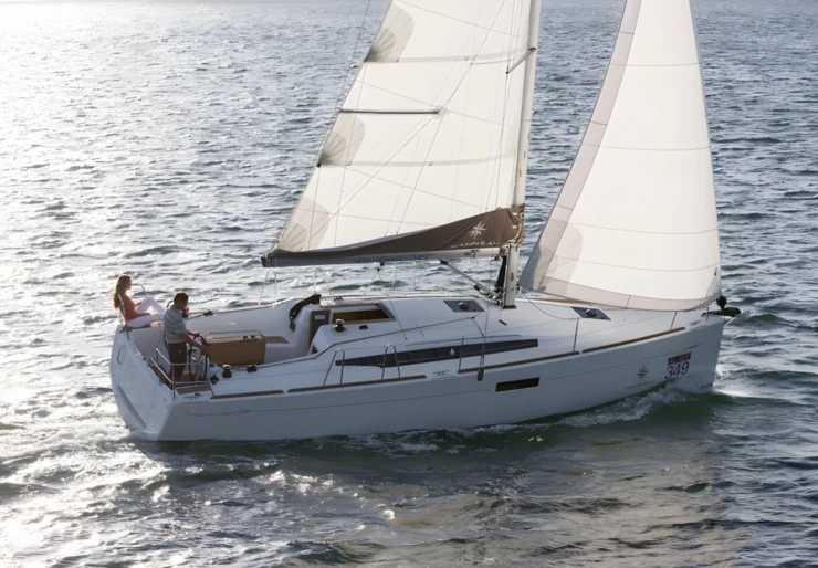 Sun Odyssey 349 Hyeres harbour | TAHINO