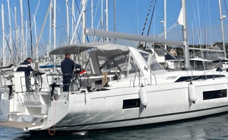 Oceanis 52