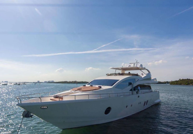 Aicon 85 Fly Bahamas | Italian Yacht 85