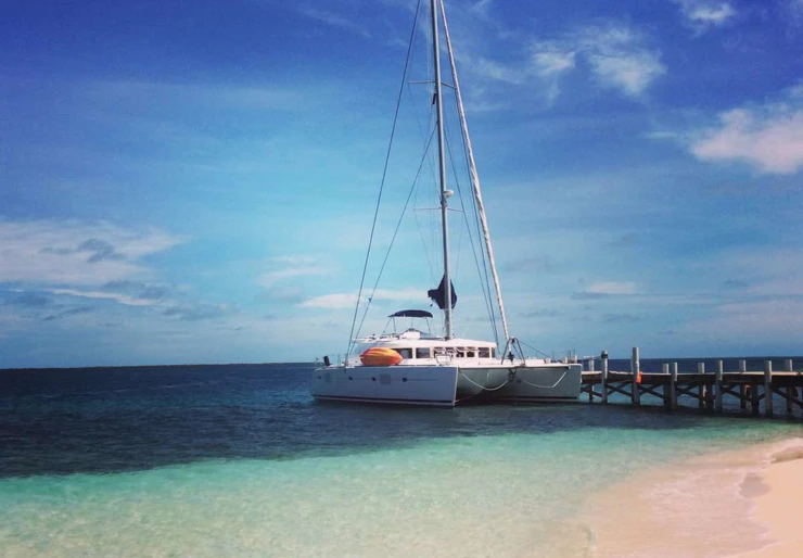 Lagoon 500 Belize | Sand Star