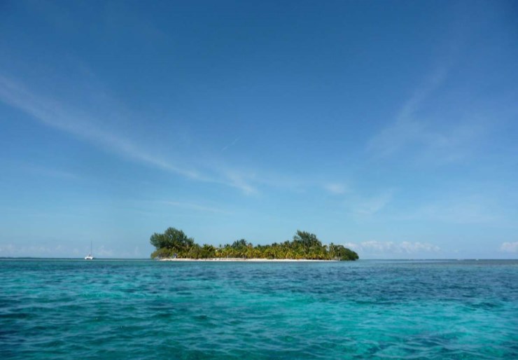 Lagoon 500 Belize | Sand Star