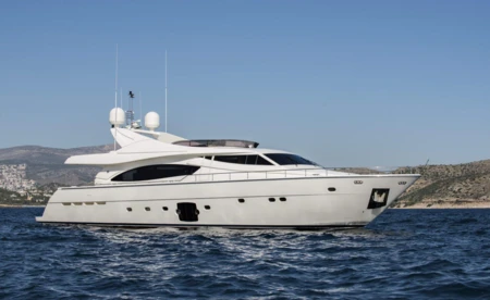 Ferretti 880