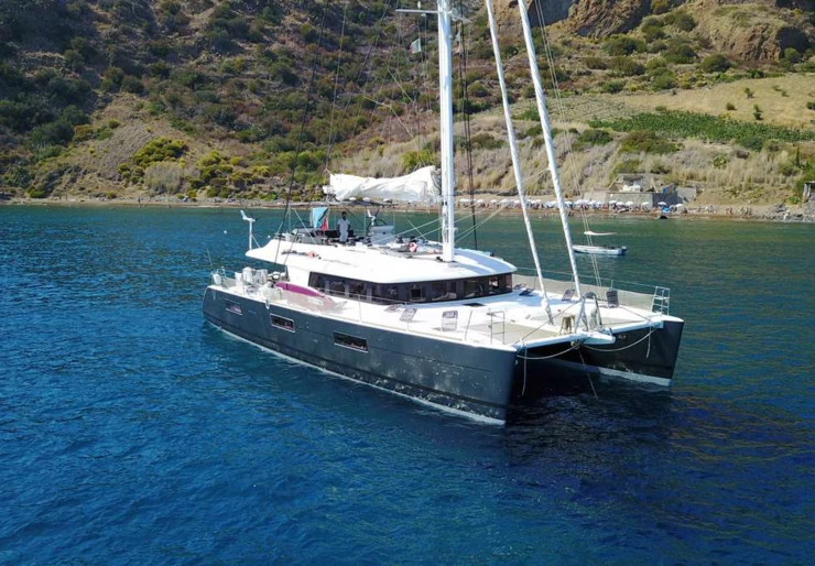 Lagoon 620 Nápoles y Sicilia | KASKAZI FOUR