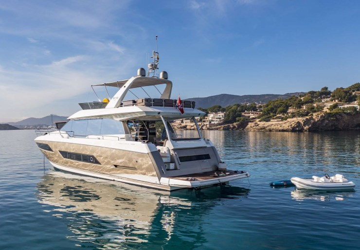 Prestige 680 Fly Spanien und Balearen | BLUE M