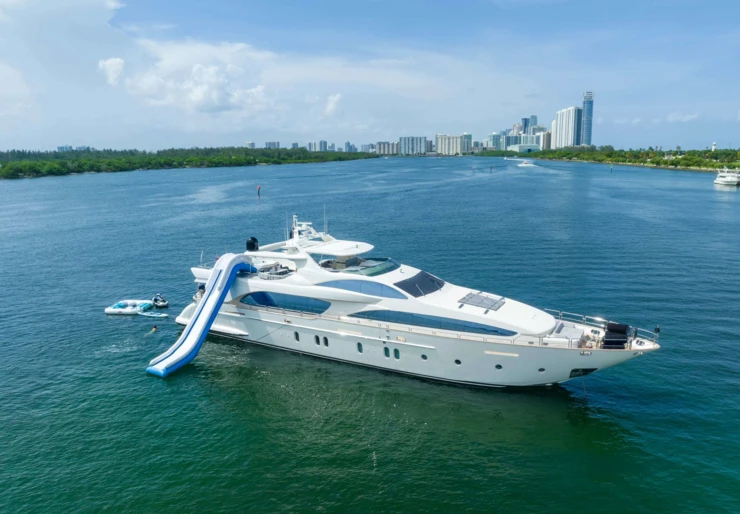 Azimut 116 Bahamas | RYLAX