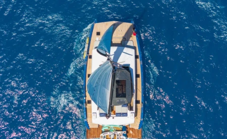 Moon yacht 65