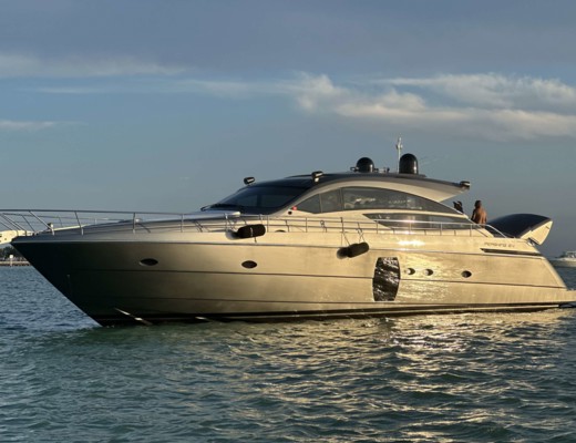 Pershing 64