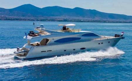 Ferretti 76