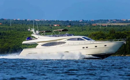 Ferretti 760